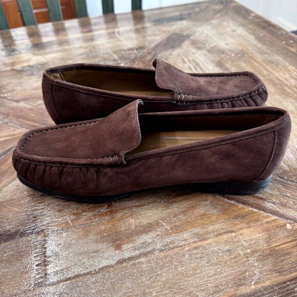 Cloudwalkers Women's Signature Brown Suede Loafers Slip On Shoes 8WW Extra Wide - Picture 2 of 4